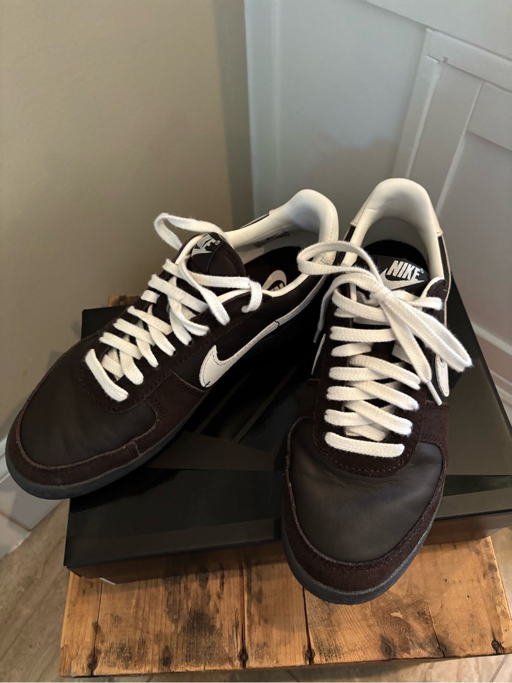Nike Women's Field General Sneaker - Picture 4 of 11